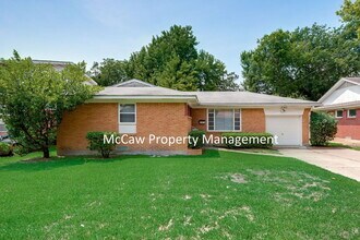 2149 Utica Dr Dallas, TX 75227 photo 3