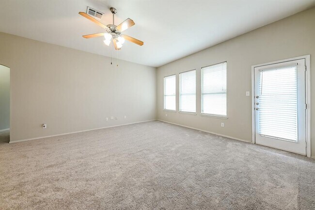 424 Sweetgum Trail, Forney, TX 75126 photo 2
