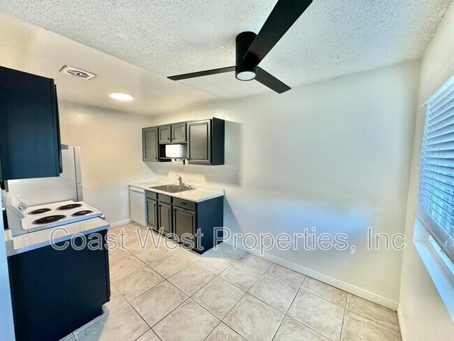 1810 Broadway St Oceanside, CA 92054 photo 5