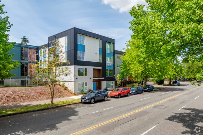 810 Yakima photo 3