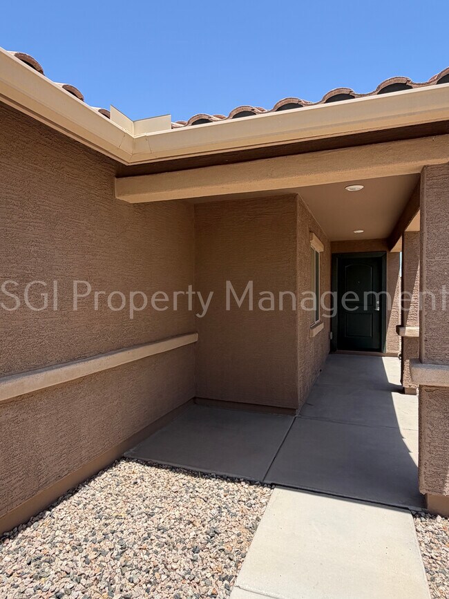 526 W Black Hawk Pl Casa Grande, AZ 85122 photo 3