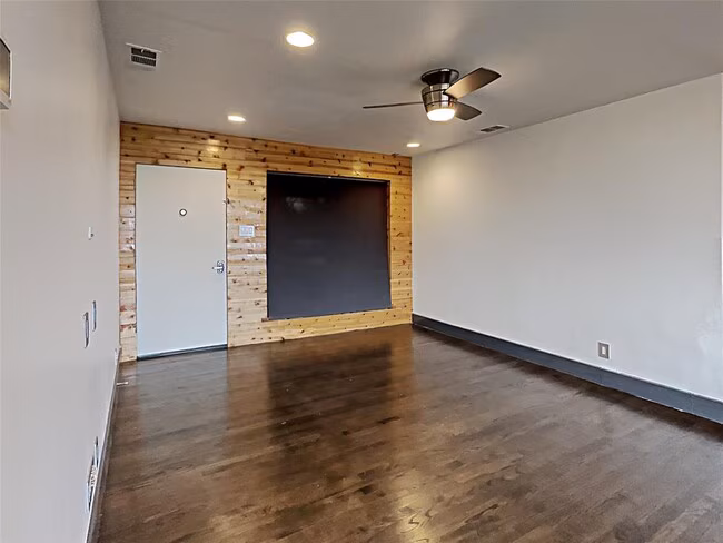 2307 Cardinal Lane, Garland, TX 75042 photo 2