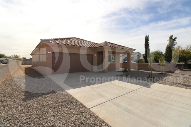 361 West Hess Avenue, Coolidge, AZ 85128 photo 2