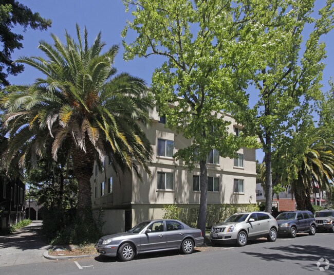 Cowper Apartments photo 2