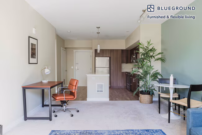 13403 Newcastle Commons Dr Newcastle, WA 98059 photo 2
