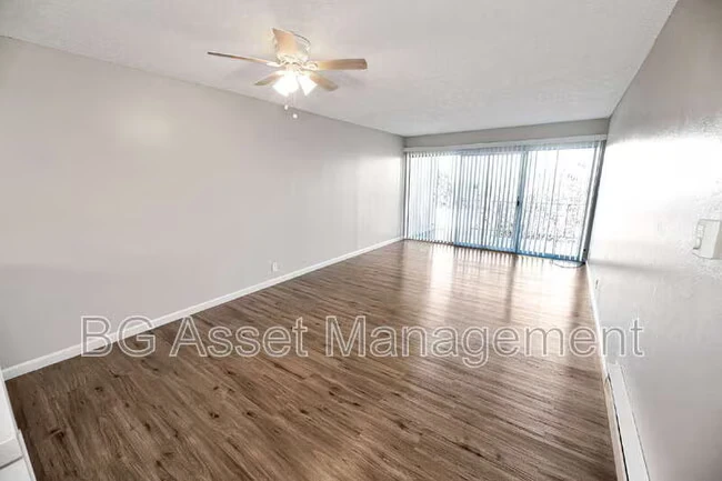 944 Fletcher Ln Hayward, CA 94544 photo 5