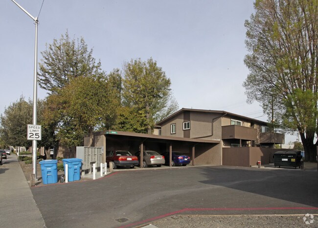 Shayla Apartments photo 2