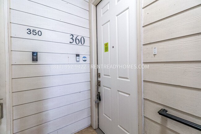 251 S Mill St Lewisville, TX 75057 photo 3