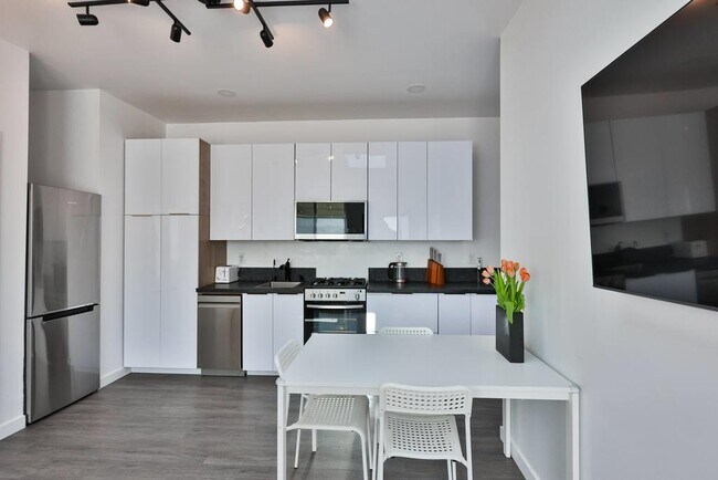 3407 N Mountain View Dr San Diego, CA 92116 photo 2