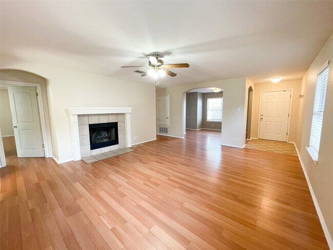 9012 Frock Ct Austin, TX 78748 photo 5