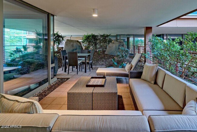 7117 E Rancho Vista Dr Scottsdale, AZ 85251 photo 5
