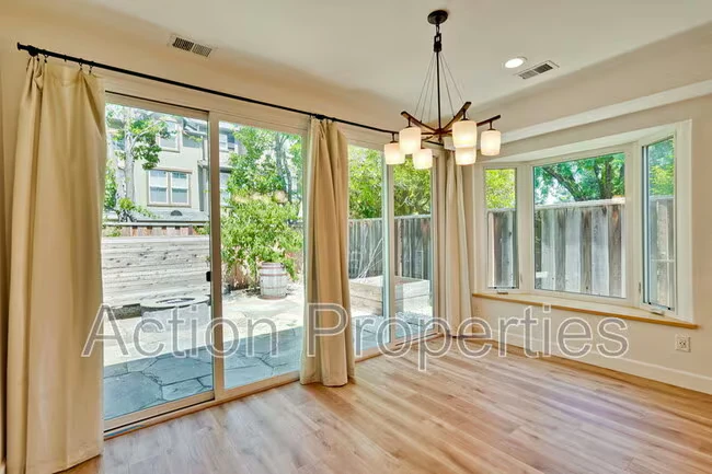 116 College Ave Mountain View, CA 94040 photo 5