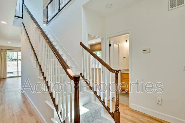 116 College Ave Mountain View, CA 94040 photo 4