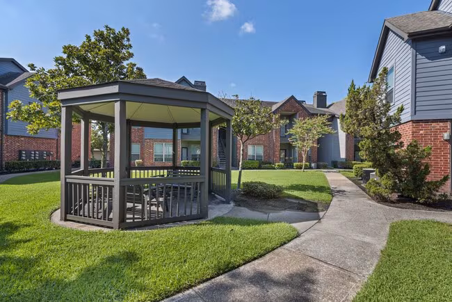 Highland Apartments photo 4