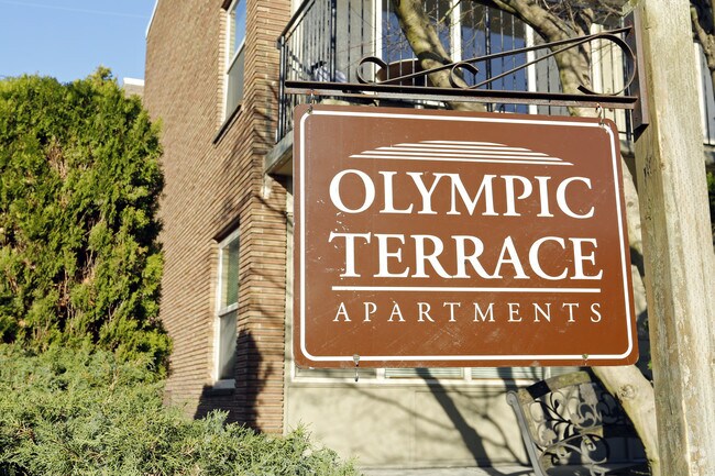 Prime location for walkable living near sh photo 4