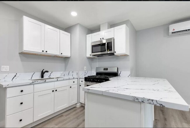 37451-37452 Boundary St San Diego, CA 92104 photo 2