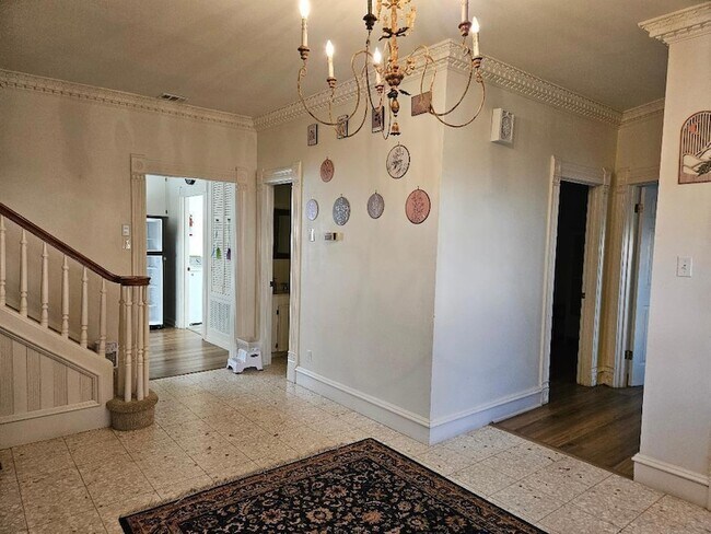 710 N Avenue C Elgin, TX 78621 photo 4