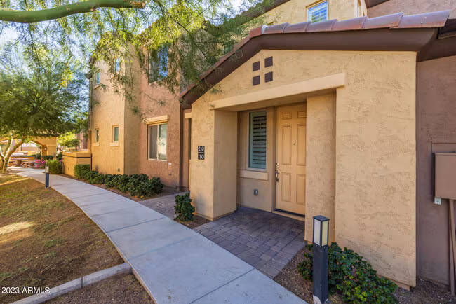 250 W Queen Creek Rd Chandler, AZ 85248 photo 2