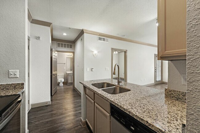 8882 Westheimer Road, Houston, TX 77063 photo 5