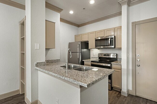 8882 Westheimer Road, Houston, TX 77063 photo 2