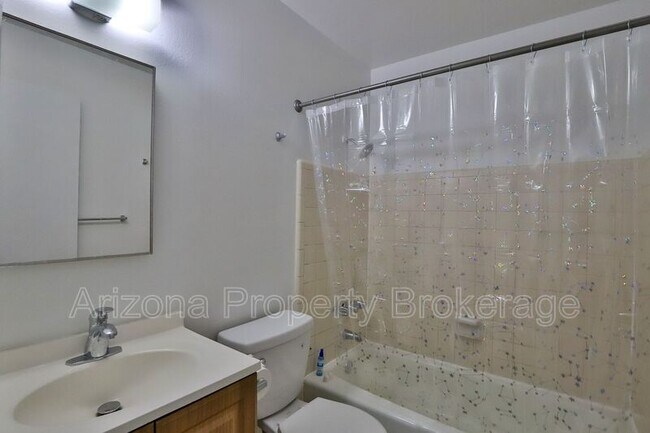 1702 W Vogel Ave Phoenix, AZ 85021 photo 5