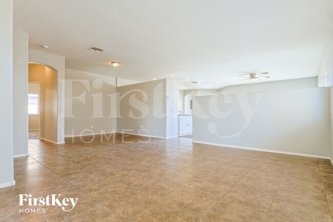33827 N Slate Creek Dr San Tan Valley, AZ 85143 photo 5