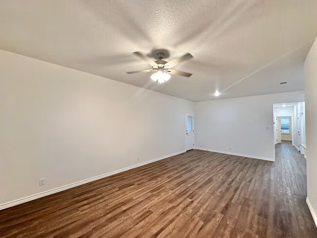 1109 Carlsberg Dr Killeen, TX 76549 photo 3