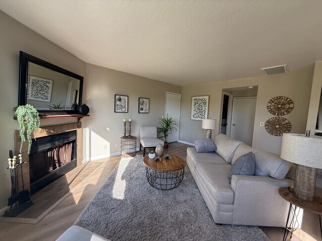 253 Green Meadow Dr Watsonville, CA 95076 photo 2