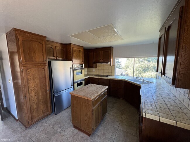 16245 Jackson Oaks Drive, Morgan Hill, CA 95037 photo 5