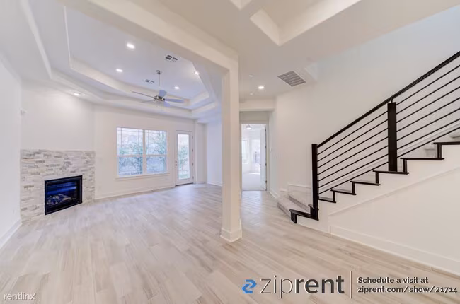 436 Cartwheel Bend Lakeway, TX 78738 photo 4