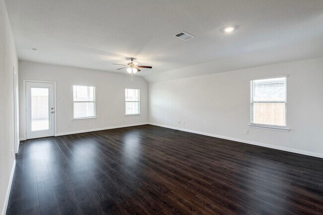 709 Smokey Trail, Princeton, TX 75407 photo 4