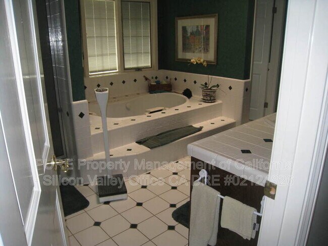 13069 Jaccaranda Court, Saratoga, CA 95070 photo 4
