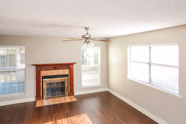 1521 Lincolnshire Way Fort Worth, TX 76134 photo 5