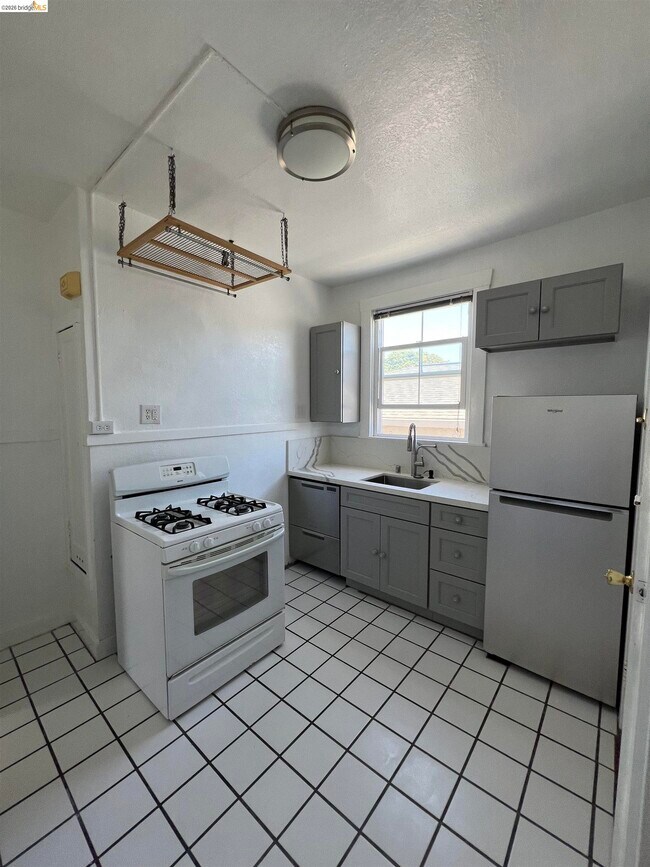 2249 Spaulding Ave Berkeley, CA 94703 photo 3