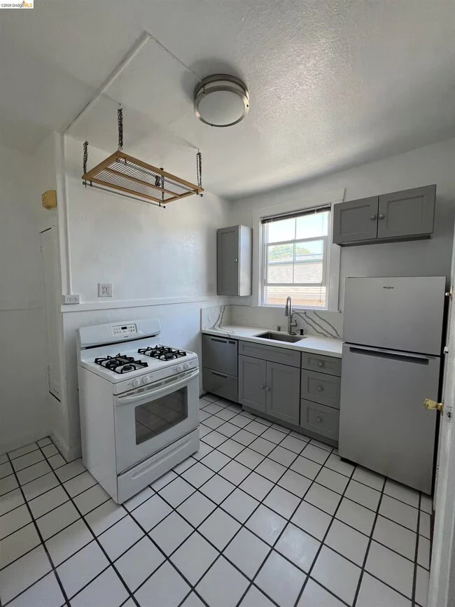 2249 Spaulding Ave Berkeley, CA 94703 photo 3