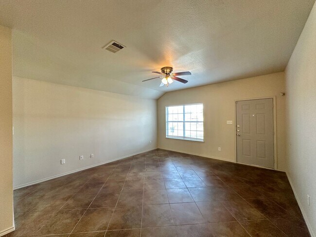 6411 Temora Loop Killeen, TX 76549 photo 4