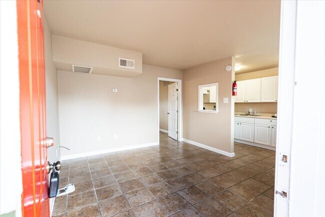 Dismuke Apartment Homes photo 2
