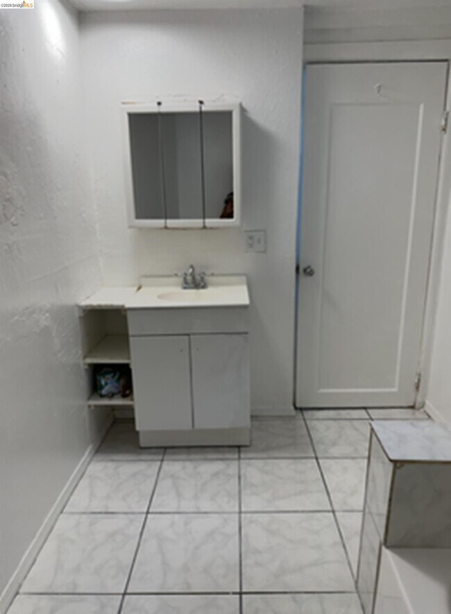 3742 McClelland St Oakland, CA 94619 photo 4