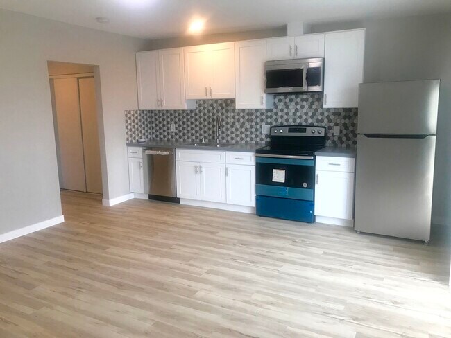 7880 Laurelridge Rd San Diego, CA 92120 photo 3