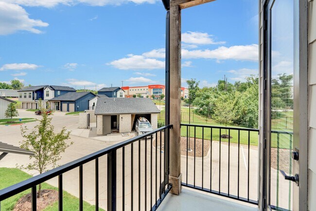 1492 Bernard St Garland, TX 75089 photo 5