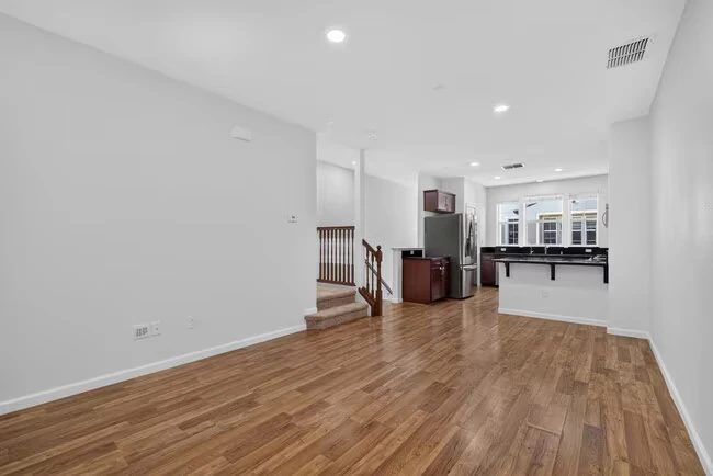 630 Barcelona Loop Milpitas, CA 95035 photo 2
