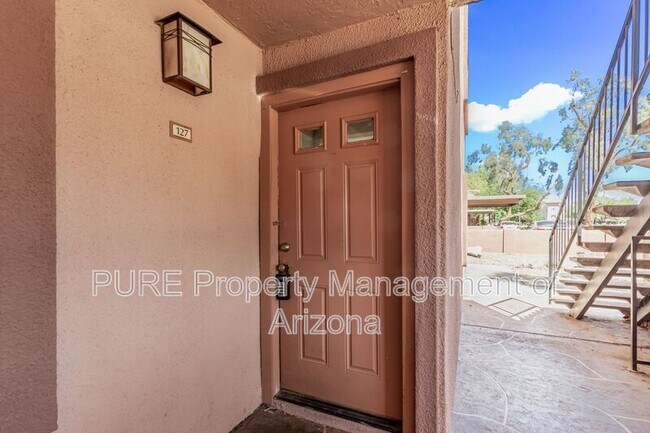 330 S Beck Ave Tempe, AZ 85281 photo 3
