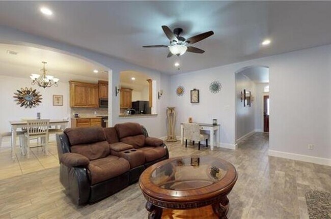 1828 Marlin Dr Aubrey, TX 76227 photo 3