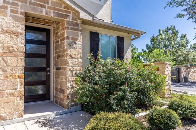 12606 Elemina Trl San Antonio, TX 78249 photo 3