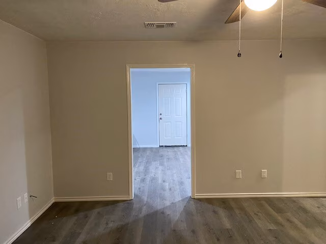 309 S Avenue C Elgin, TX 78621 photo 3