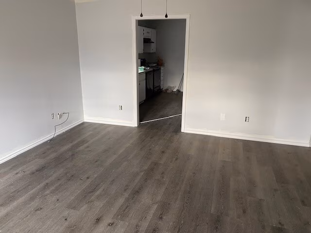 309 S Avenue C Elgin, TX 78621 photo 5