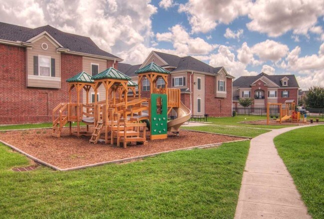 Windshire Apartments photo 2