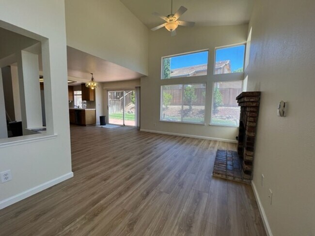 4200 Buckskin Dr Antioch, CA 94531 photo 4