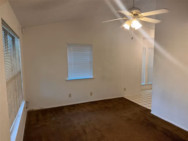 905 Tillery St Austin, TX 78702 photo 2