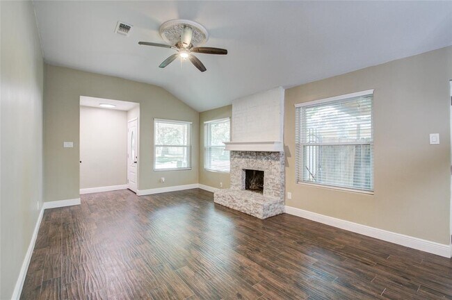14019 Clear Forest Drive, Sugar Land, TX 77498 photo 2